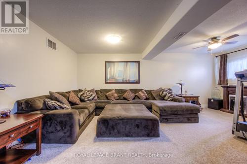 16 Mcguiness Drive, Brantford, ON - Indoor Photo Showing Living Room