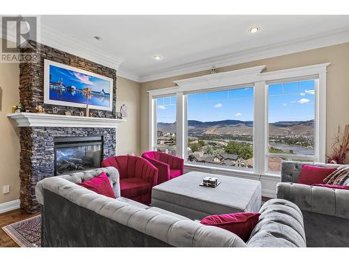 842 Guerin Creek Way, Kamloops, BC - Indoor Photo Showing Living Room With Fireplace