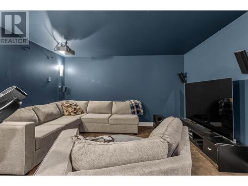 842 Guerin Creek Way, Kamloops, BC - Indoor Photo Showing Living Room