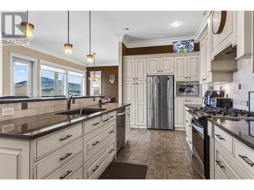 842 Guerin Creek Way, Kamloops, BC - Indoor Photo Showing Kitchen With Upgraded Kitchen