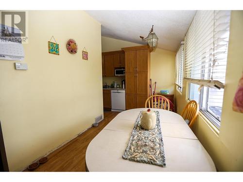 25 Sapphire Court, Logan Lake, BC - Indoor Photo Showing Dining Room