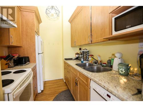 25 Sapphire Court, Logan Lake, BC - Indoor Photo Showing Kitchen With Double Sink