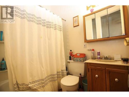 25 Sapphire Court, Logan Lake, BC - Indoor Photo Showing Bathroom