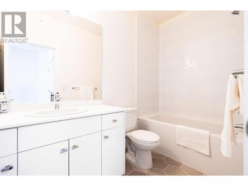 8960 Dallas Drive Unit# 116, Kamloops, BC - Indoor Photo Showing Bathroom