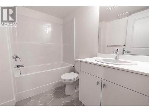 8960 Dallas Drive Unit# 116, Kamloops, BC - Indoor Photo Showing Bathroom