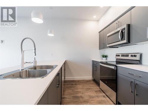 8960 Dallas Drive Unit# 116, Kamloops, BC - Indoor Photo Showing Kitchen With Double Sink With Upgraded Kitchen