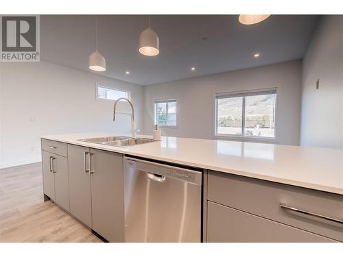 8960 Dallas Drive Unit# 116, Kamloops, BC - Indoor Photo Showing Kitchen With Double Sink