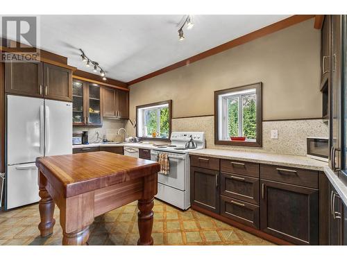 569 English Road, Chase, BC - Indoor Photo Showing Kitchen