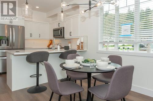 200 Grand Boulevard Unit# 132, Kamloops, BC - Indoor Photo Showing Dining Room