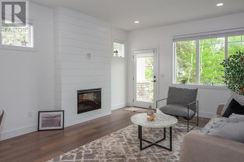 200 Grand Boulevard Unit# 132, Kamloops, BC - Indoor Photo Showing Living Room With Fireplace