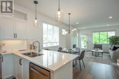 200 Grand Boulevard Unit# 132, Kamloops, BC - Indoor Photo Showing Kitchen With Double Sink With Upgraded Kitchen