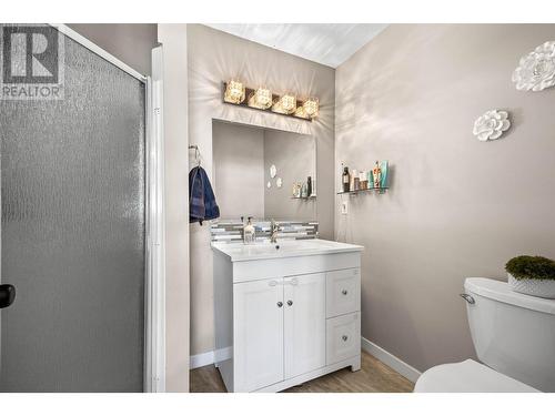 233 Brooke Drive Unit# 3, Chase, BC - Indoor Photo Showing Bathroom