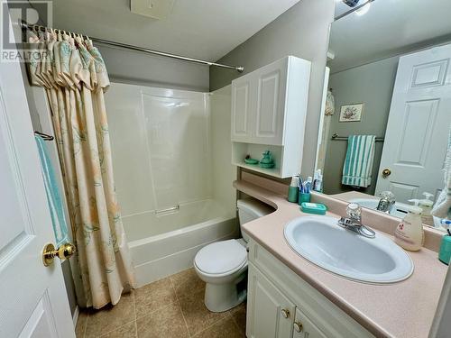 683 Victoria Street Unit# 215, Kamloops, BC - Indoor Photo Showing Bathroom