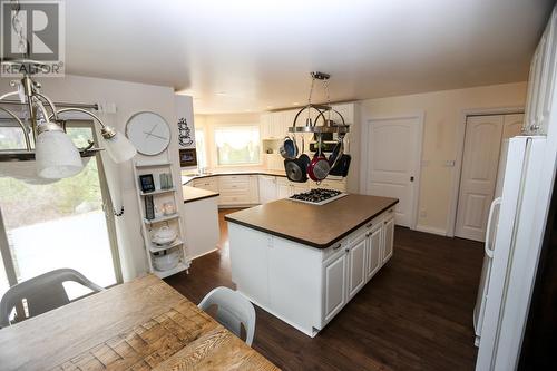 1612 Flume Road, Barriere, BC - Indoor Photo Showing Dining Room