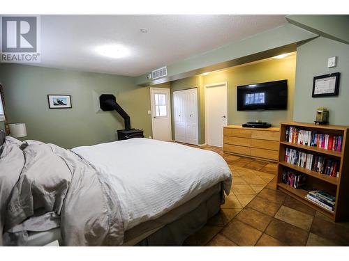 446 Oriole Way, Barriere, BC - Indoor Photo Showing Bedroom