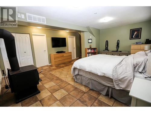 446 Oriole Way, Barriere, BC - Indoor Photo Showing Bedroom