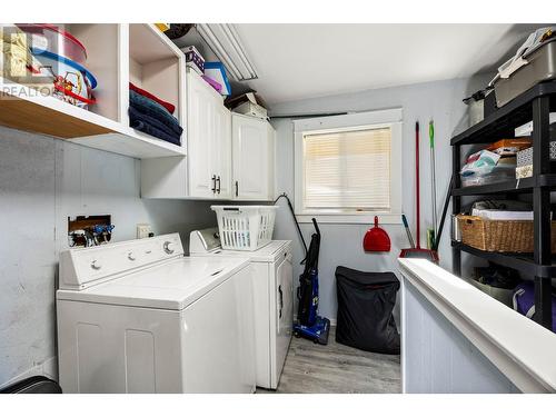 8844 Davis Hill Road, Chase, BC - Indoor Photo Showing Laundry Room