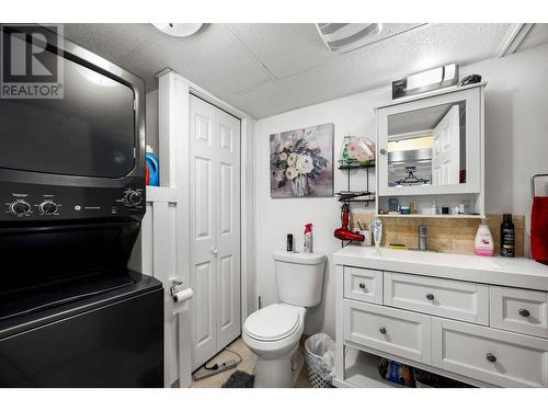 8844 Davis Hill Road, Chase, BC - Indoor Photo Showing Laundry Room