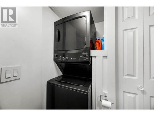 8844 Davis Hill Road, Chase, BC - Indoor Photo Showing Laundry Room