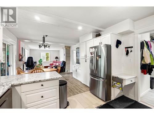 8844 Davis Hill Road, Chase, BC - Indoor Photo Showing Kitchen