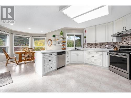 105 Puett Ranch Road, Kamloops, BC - Indoor Photo Showing Kitchen