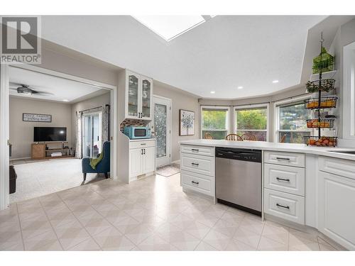 105 Puett Ranch Road, Kamloops, BC - Indoor Photo Showing Kitchen