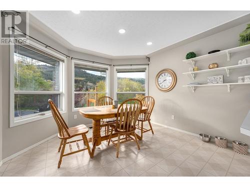 105 Puett Ranch Road, Kamloops, BC - Indoor Photo Showing Dining Room