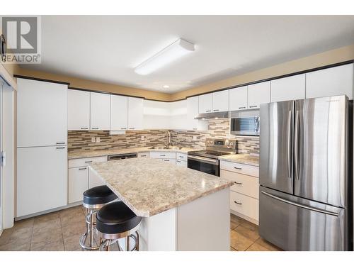 2022 Pacific Way Unit# 19, Kamloops, BC - Indoor Photo Showing Kitchen With Upgraded Kitchen