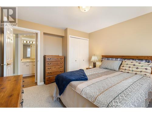 2022 Pacific Way Unit# 19, Kamloops, BC - Indoor Photo Showing Bedroom