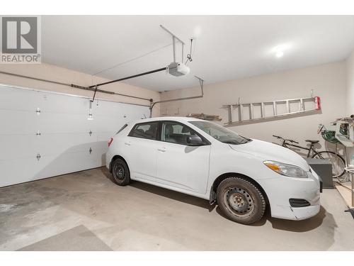 2022 Pacific Way Unit# 19, Kamloops, BC - Indoor Photo Showing Garage