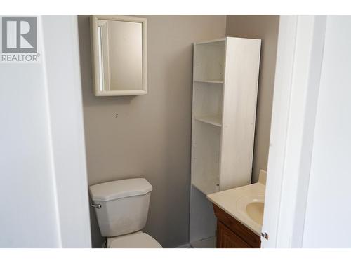 1721 Chasm Road, Clinton, BC - Indoor Photo Showing Bathroom