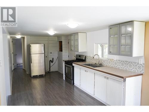 1721 Chasm Road, Clinton, BC - Indoor Photo Showing Kitchen With Double Sink