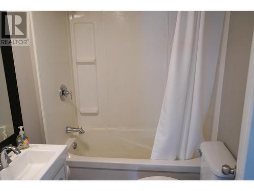 1721 Chasm Road, Clinton, BC - Indoor Photo Showing Bathroom