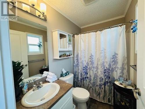 235 Aylmer Road Unit# 13, Chase, BC - Indoor Photo Showing Bathroom