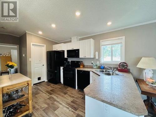 235 Aylmer Road Unit# 13, Chase, BC - Indoor Photo Showing Kitchen With Double Sink