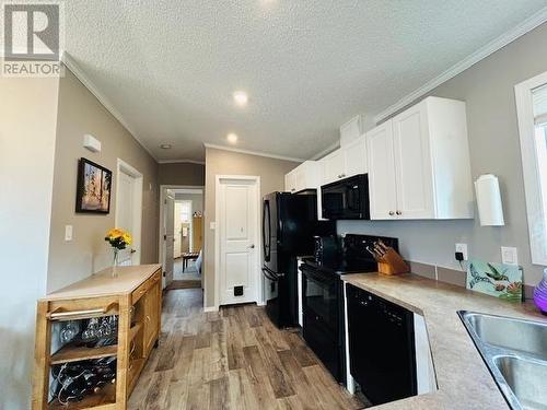 235 Aylmer Road Unit# 13, Chase, BC - Indoor Photo Showing Kitchen With Double Sink