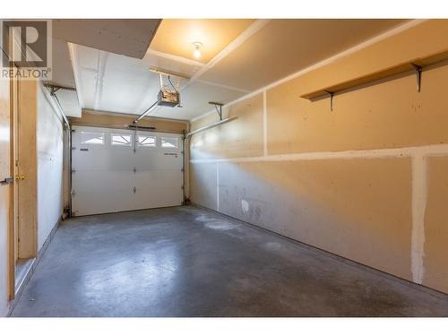 1920 Hugh Allan Drive Unit# 7, Kamloops, BC - Indoor Photo Showing Garage