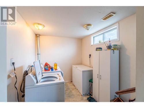 841 Pembroke Avenue, Kamloops, BC - Indoor Photo Showing Laundry Room