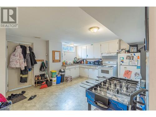 841 Pembroke Avenue, Kamloops, BC - Indoor Photo Showing Kitchen