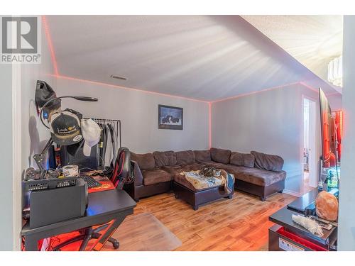 841 Pembroke Avenue, Kamloops, BC - Indoor