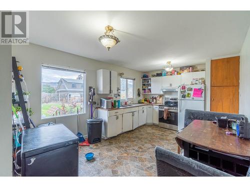 841 Pembroke Avenue, Kamloops, BC - Indoor Photo Showing Kitchen