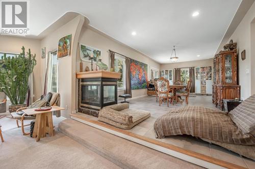 3390 Shuswap  E Road, Kamloops, BC - Indoor Photo Showing Living Room With Fireplace