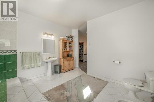 3390 Shuswap  E Road, Kamloops, BC - Indoor Photo Showing Bathroom