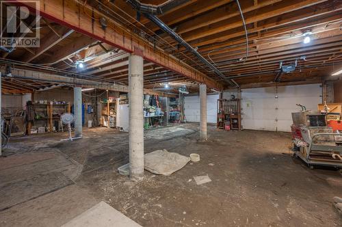 3390 Shuswap  E Road, Kamloops, BC - Indoor Photo Showing Garage