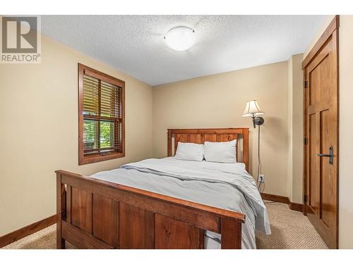 5035 Valley Drive Unit# 44, Sun Peaks, BC - Indoor Photo Showing Bedroom