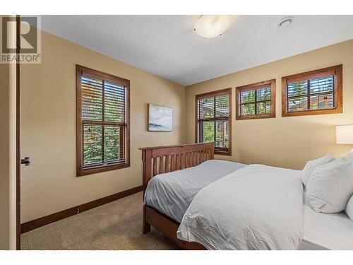 5035 Valley Drive Unit# 44, Sun Peaks, BC - Indoor Photo Showing Bedroom