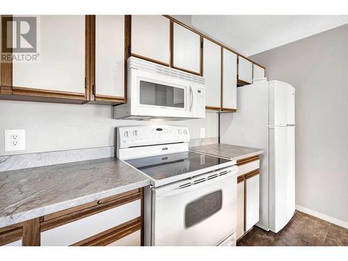 338 Nicola Street Unit# 310, Kamloops, BC - Indoor Photo Showing Kitchen