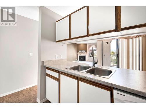 338 Nicola Street Unit# 310, Kamloops, BC - Indoor Photo Showing Kitchen With Double Sink