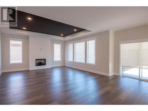 200 Grand Boulevard Unit# 137, Kamloops, BC - Indoor Photo Showing Living Room With Fireplace