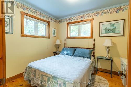 48 Russell Drive, Galway-Cavendish And Harvey, ON - Indoor Photo Showing Bedroom